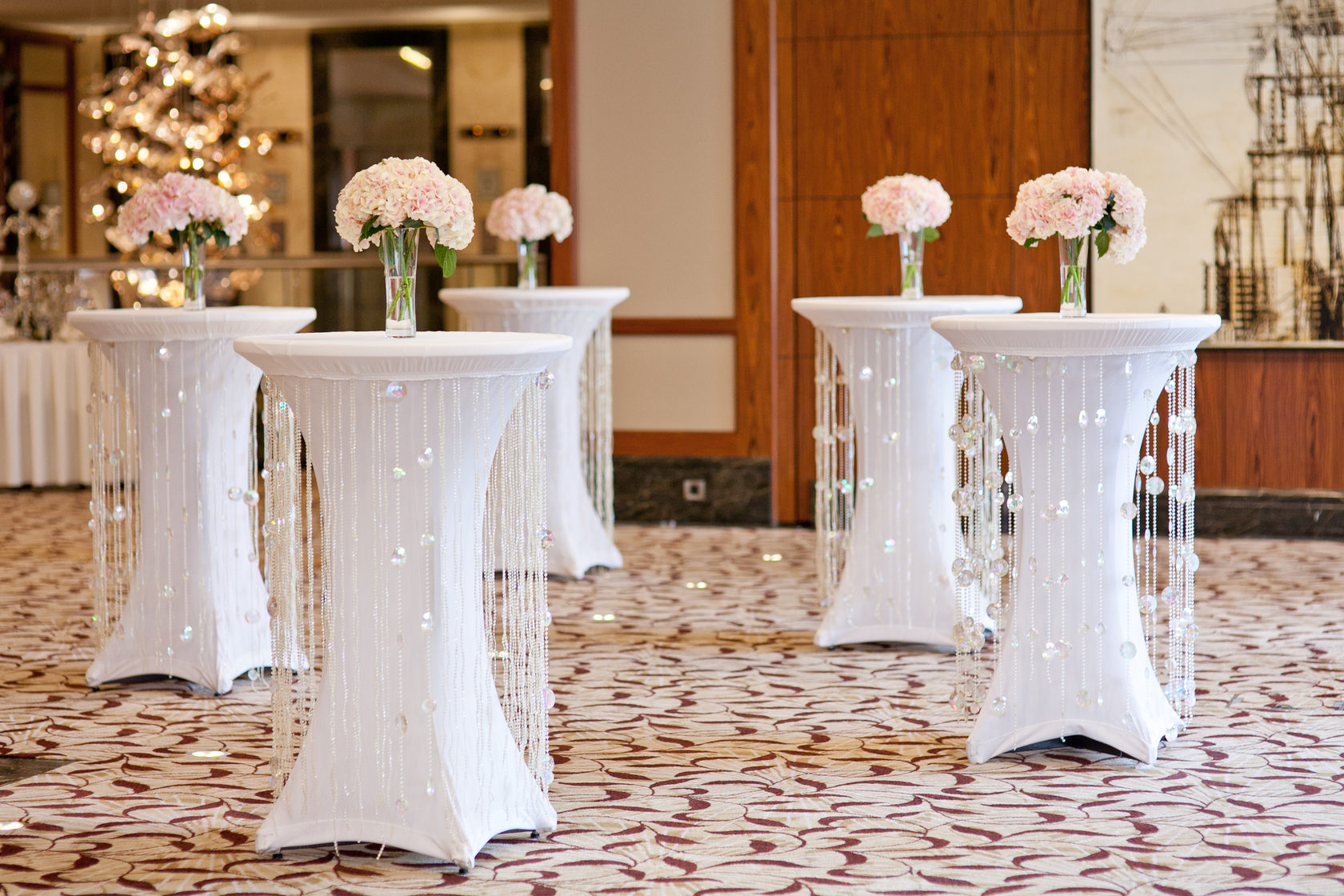 cocktail table rentals